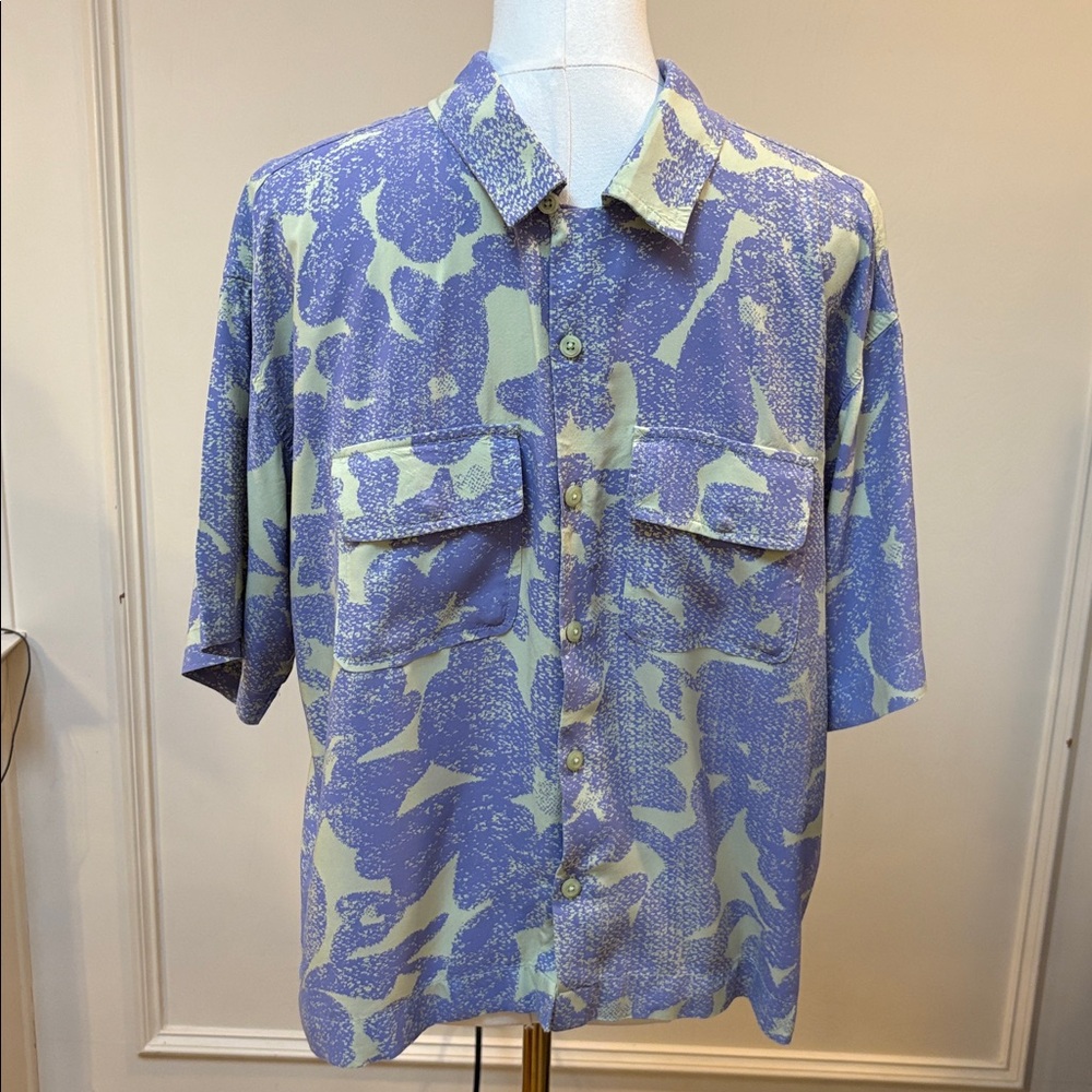 Men’s Urban Outfitters short sleeve camp shirt